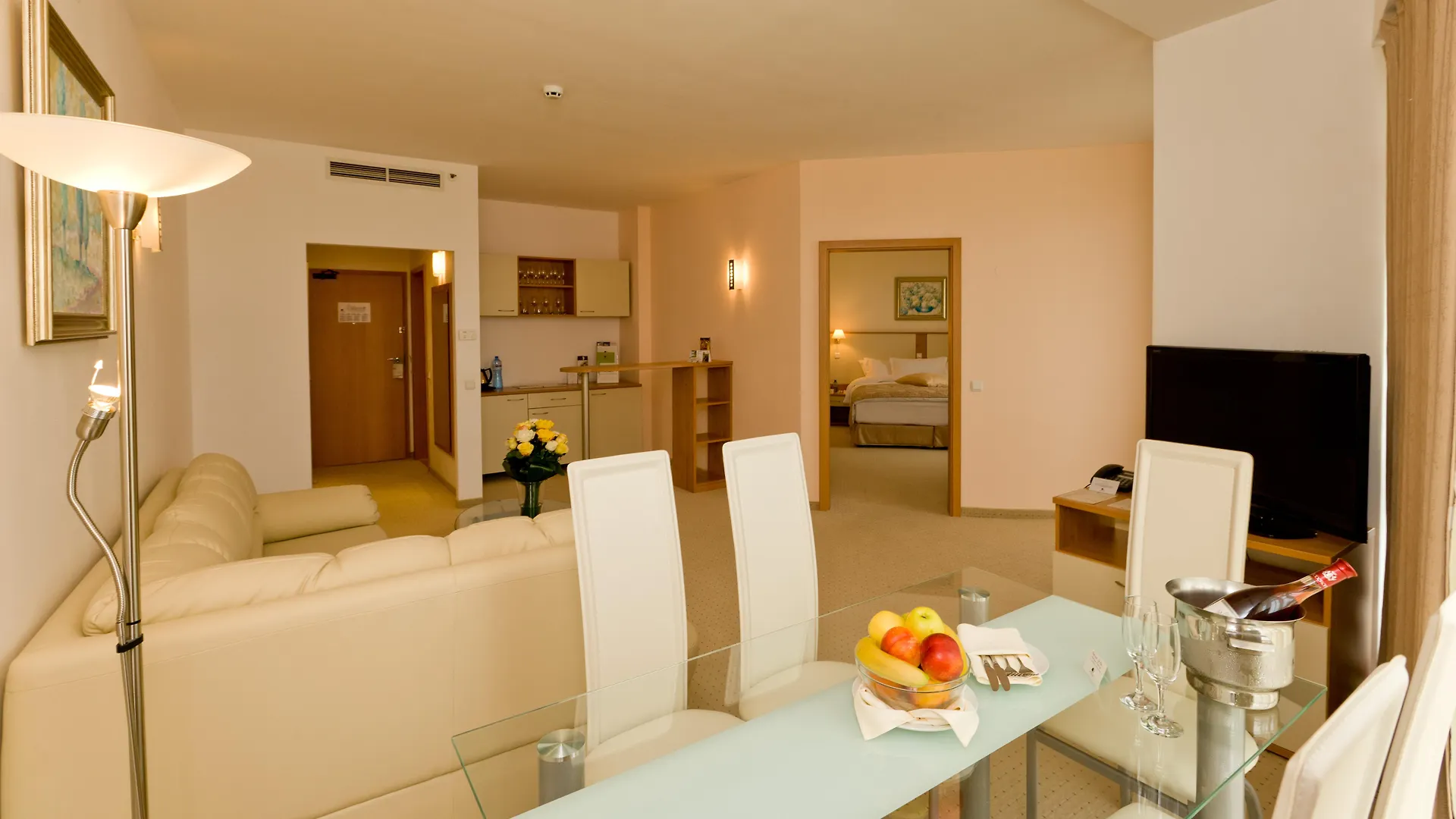 Apollo Spa Resort - Ultra All-Inclusive , Pools & Free Beach, Individual Ac In Every Room Goldstrand
