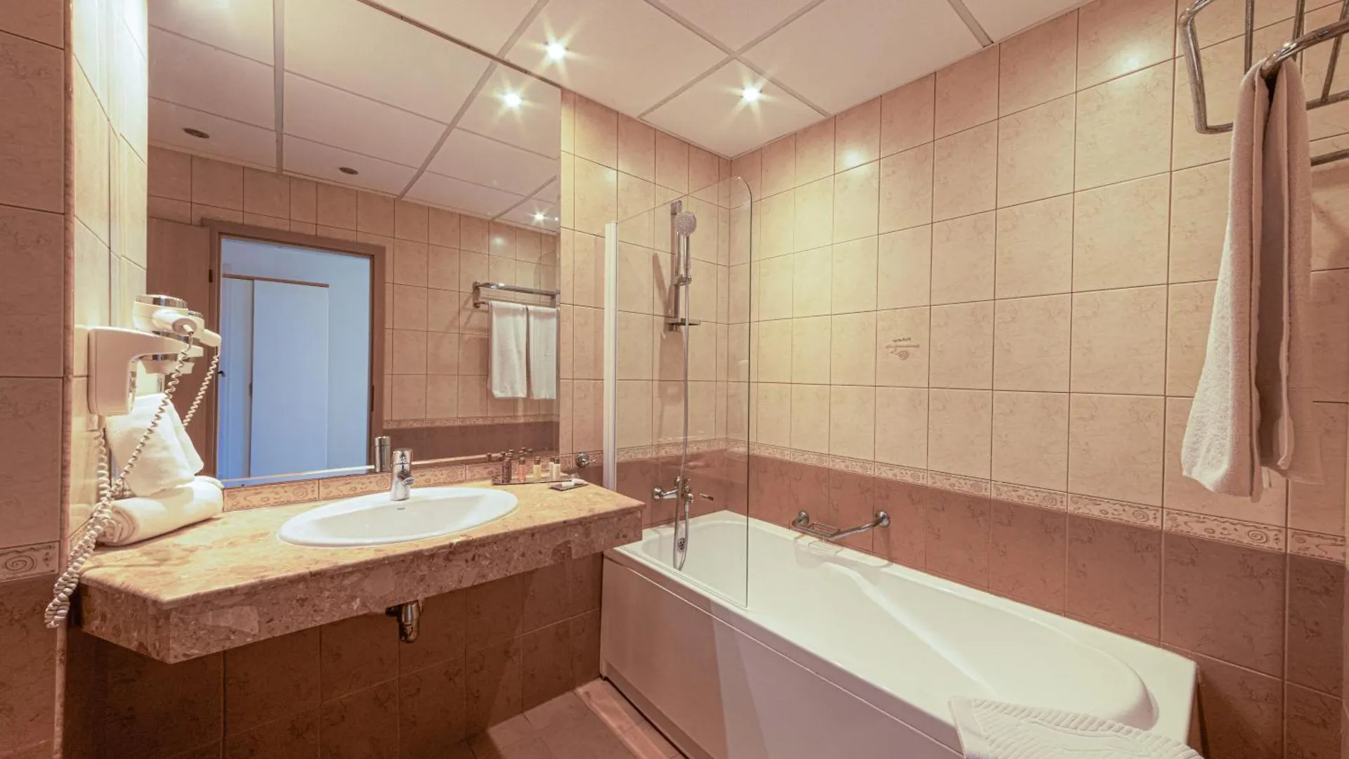 Apollo Spa Resort - Ultra All-Inclusive , Pools & Free Beach, Individual Ac In Every Room Golden Sands